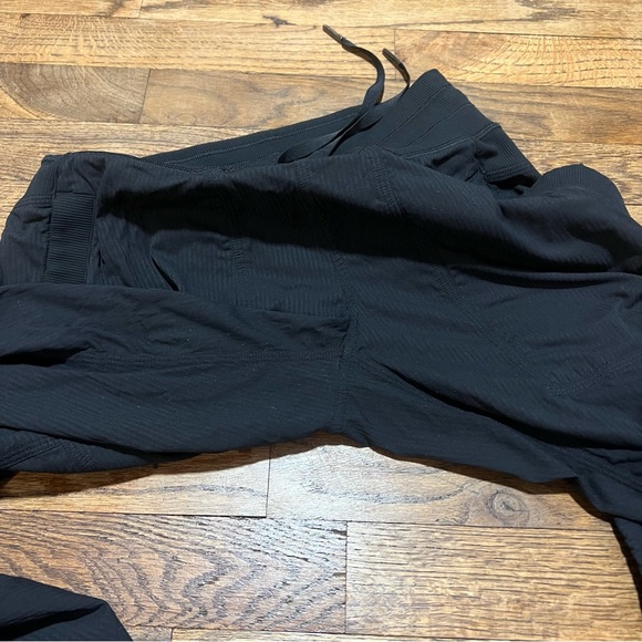 Lululemon Dance Studio Pant Size 4 - Picture 5 of 6
